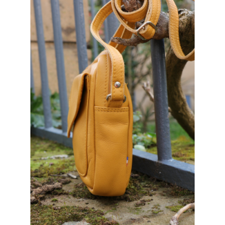 Mini sac bandoulière frandi jaune vue de coté