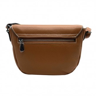 Sac bandoulière Mac Douglas de couleur camel vue de face avec un fond blanc