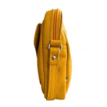 Mini sac bandoulière Frandi de couleur jaune vue sur le côté avec un fond blanc