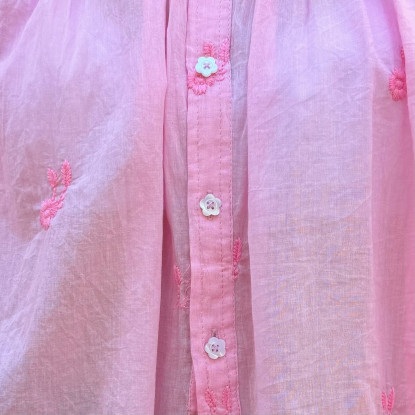 blouse brodée vu en détail