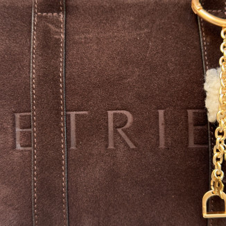 zoom sur la marque ETRIER