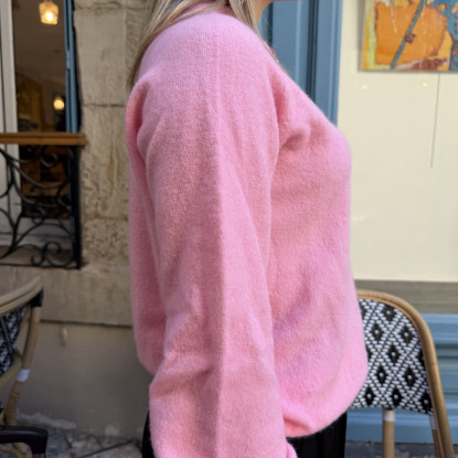 pull rose vu de cote
