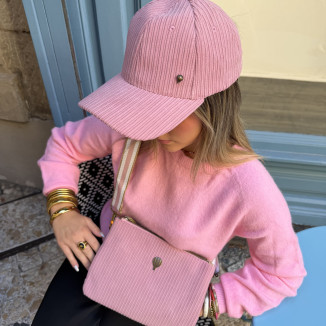 pochette et casquette assortit