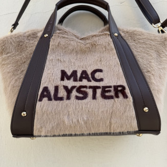 zoom sur la marque du sac