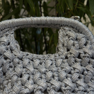 vu sur la poignet du sac