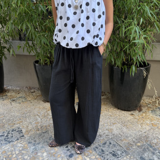pantalons noir vu de face