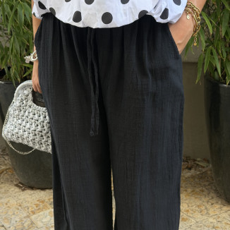 pantalons noir vu de face
