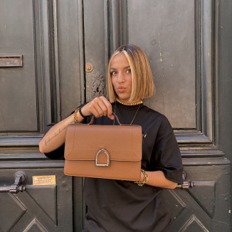 sac en cuir camel avec étrier devant