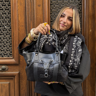Sac à main style bourse Arthur & Aston en toile vu porté