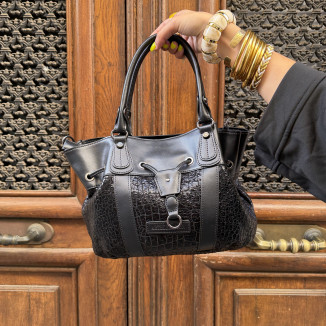 Sac à main style bourse Arthur & Aston en toile vu porté